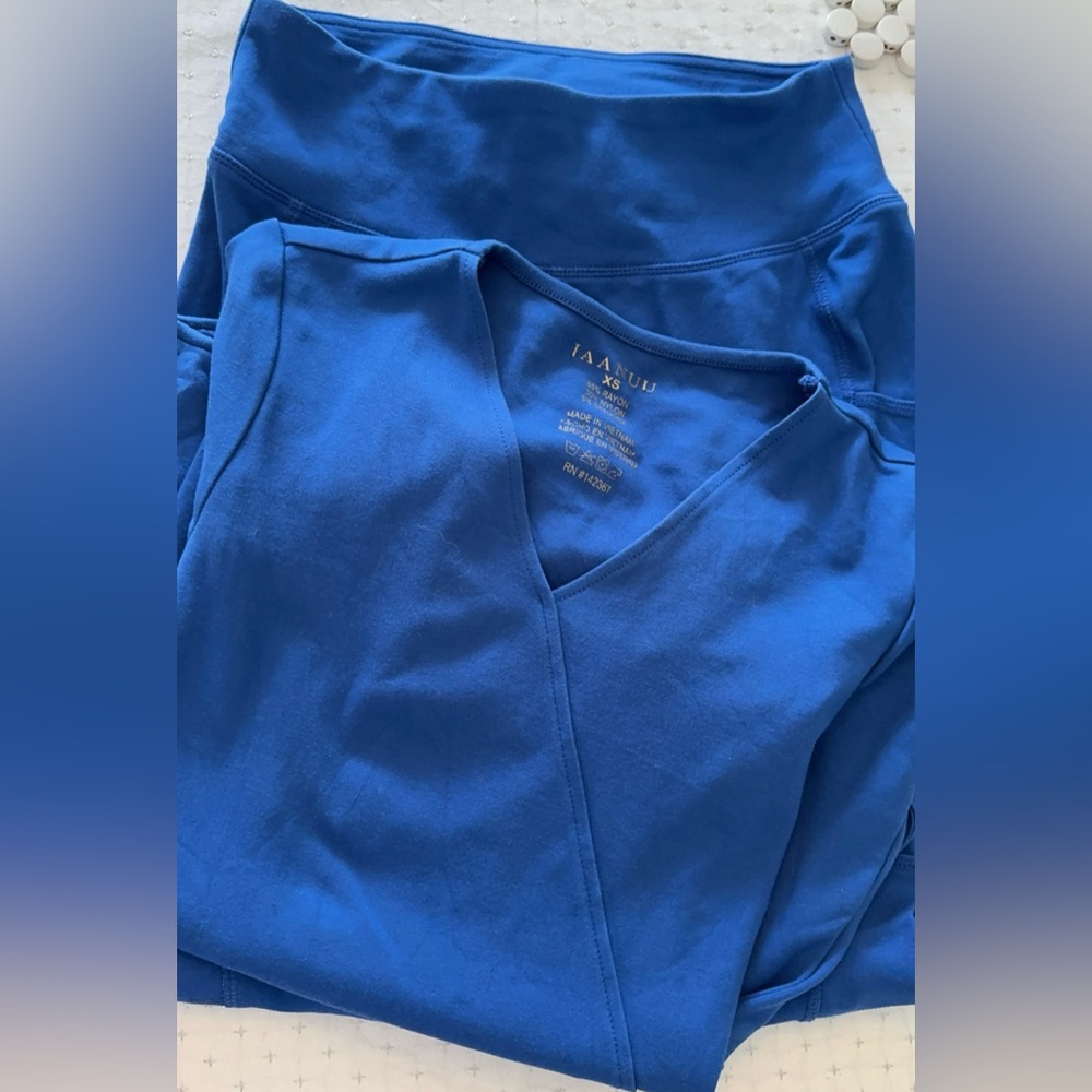 Jaanuu Women's XS Srub Royal Blue Set